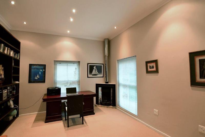 5 Bedroom Property for Sale in Hillcrest Western Cape